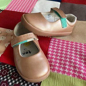 Ten Little Rose Gold Mary Janes Size 7.5